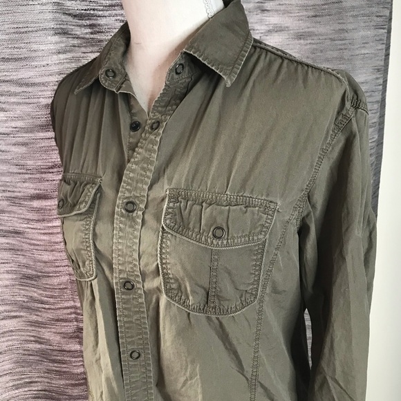 AMERICAN RAG SMALL ARMY GREEN BUTTON DOWN - Picture 3 of 8